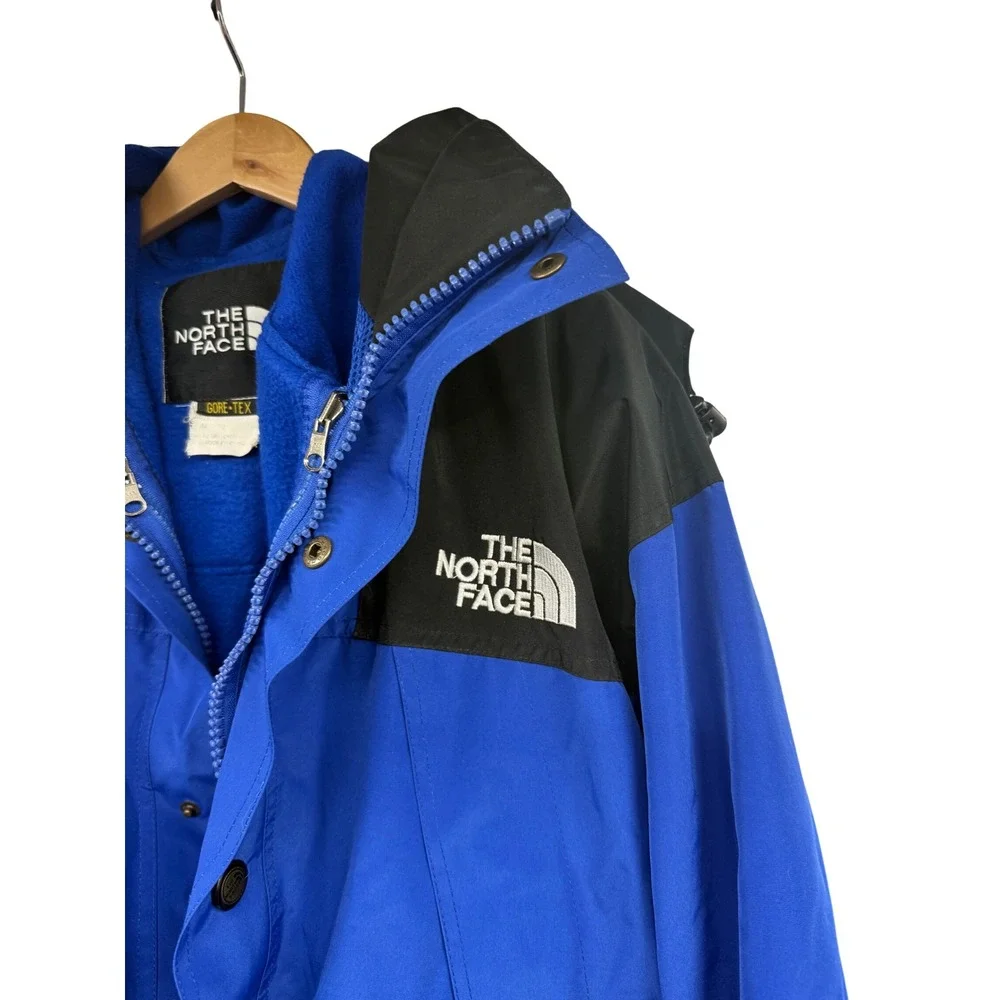 READ The North Face Gore-Tex Mountain Jacket Vintage 90's Blue Mens Medium